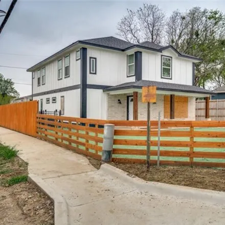 Buy this 6 bed house on 1628 East Arlington Avenue in Fort Worth, TX 76104