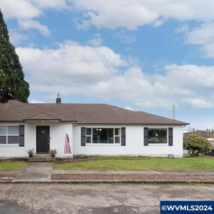 Buy this 4 bed house on East Elwood Street in Stayton, OR 97383