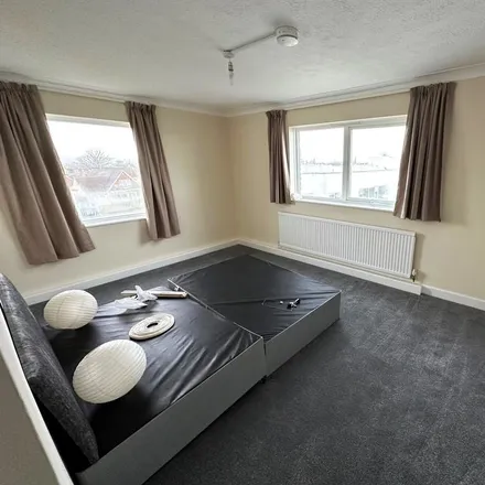 Rent this 1 bed room on Kings Court in Lancing, BN15 8JA