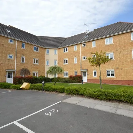 Rent this 2 bed apartment on Morgan Close in Luton, LU4 9GN