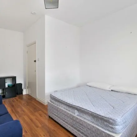 Image 1 - Mount View Road, London, N4 4SP, United Kingdom - Apartment for rent
