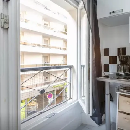 Image 5 - 32 Rue des Vinaigriers, 75010 Paris, France - Apartment for rent