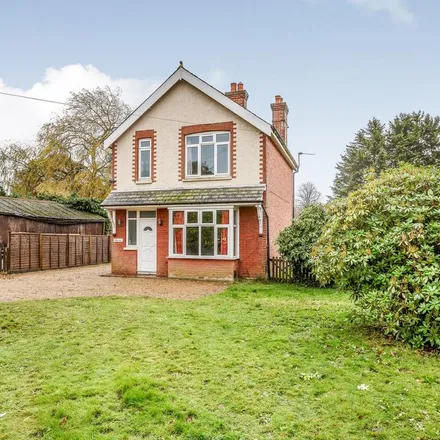 Rent this 3 bed house on The White Hart in Hambledon Road, Denmead