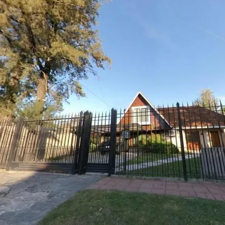 Buy this 4 bed house on Combatientes de Malvinas 88 in Partido de Almirante Brown, Argentina