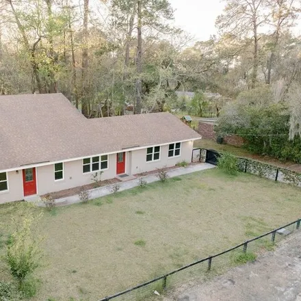 Buy this 5 bed house on 1072 Pecan Street in Beaufort County, SC 29906