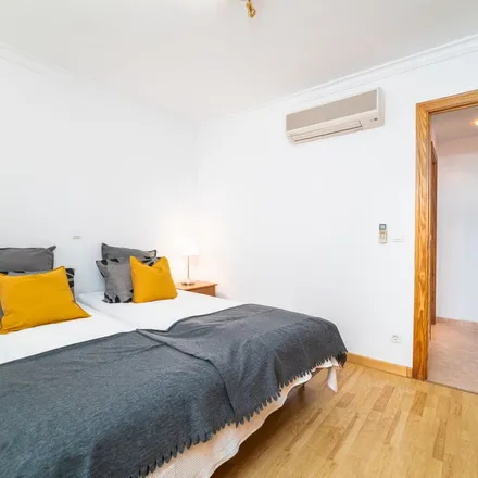 Rent this 2 bed apartment on Farmacia Francisco Barrera Ortiz in Avenida de Andalucía, 1