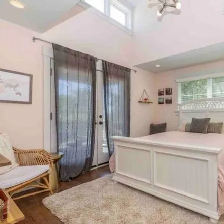 Rent this 4 bed apartment on Sullivan's Island in SC, 29482