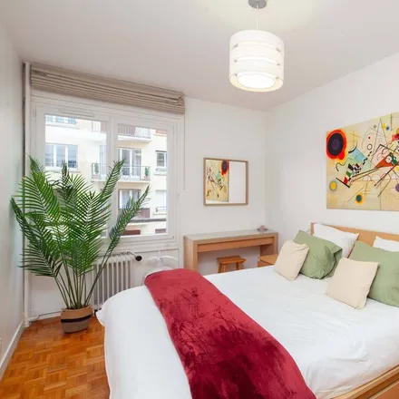 Rent this 2 bed apartment on Paris