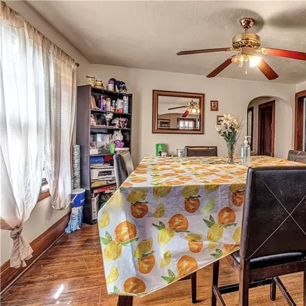 Image 5 - 332 Parkridge Avenue, Buffalo, NY 14215, USA - Apartment for sale