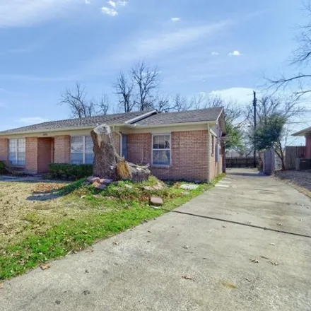 Image 2 - 1065 South Idlewild Drive, Sherman, TX 75090, USA - House for rent