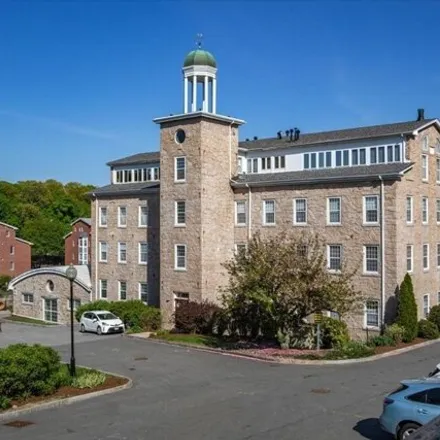 Buy this 1 bed condo on 11 South Stone Mill Drive in Oakdale, Dedham
