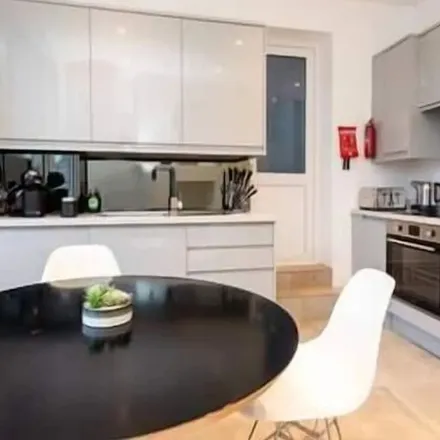 Rent this 2 bed apartment on Costa in 376 Muswell Hill Broadway, London