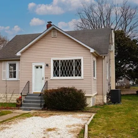Rent this 3 bed house on 2115 Oak Road in Dundalk, MD 21219