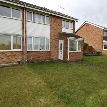 Rent this 3 bed duplex on St Ambrose Close in Swindon, SN3 5EG