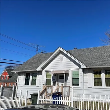 Buy this 2 bed house on 680 North Ridgefield Avenue in Bridgeport, CT 06610