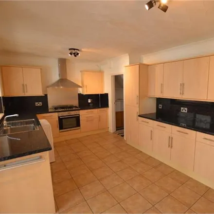 Image 2 - Morgan Drive, Worcester Park Estate, United Kingdom - House for rent