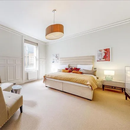 Image 7 - 19 Queen's Gate Terrace, London, SW7 5JE, United Kingdom - Apartment for rent