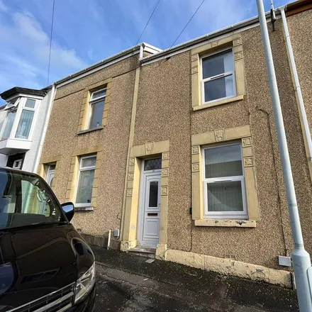 Rent this 3 bed townhouse on Sebastopol Street in Swansea, SA1 8BN