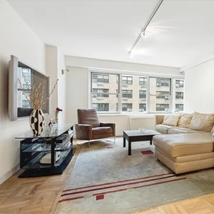 Buy this studio apartment on Permanent Mission of the Republic of Zimbabwe in 128 East 56th Street, New York