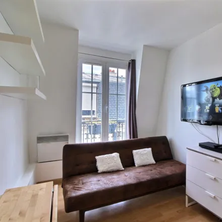 Image 8 - 17 Rue Ernest Renan, 75015 Paris, France - Apartment for rent