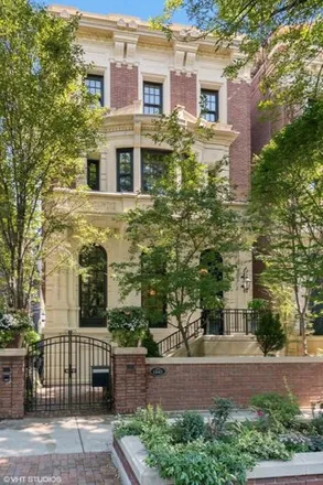 Buy this 6 bed house on 1845 North Orchard Street in Chicago, IL 60614