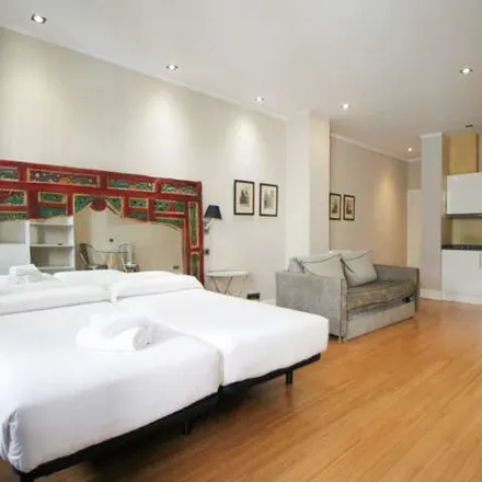 Rent this 1 bed apartment on Carrer de Sant Pere Més Baix in 44, 08003 Barcelona