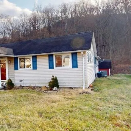 Buy this 3 bed house on 3019 Fernwood Avenue in Marshall County, WV 26041