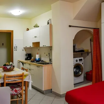 Image 1 - Strada provinciale Ceriale - Cisano, 17020 Albenga SV, Italy - Apartment for rent