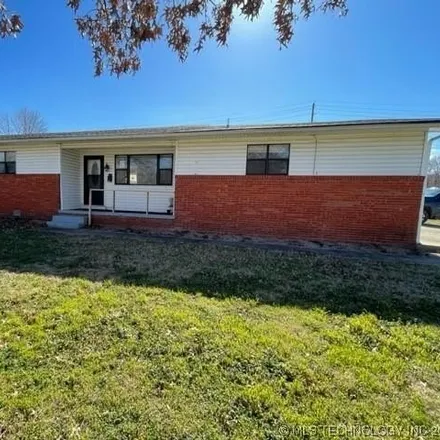 Buy this 4 bed house on 526 East Morris Avenue in McAlester, OK 74501