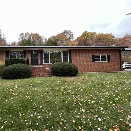 Buy this 3 bed house on 1604 State Route 671 in McConnell, Scott County
