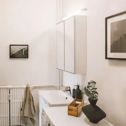 Image 7 - 54 Rue Jean de La Fontaine, 75016 Paris, France - Apartment for rent