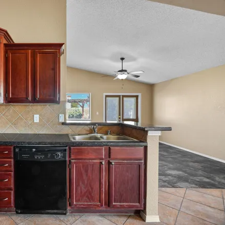 Image 5 - 14353 Desert Sage Drive, Horizon City, TX 79928, USA - House for sale