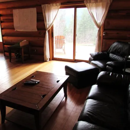 Rent this 4 bed house on Golden in BC V0A 1H0, Canada
