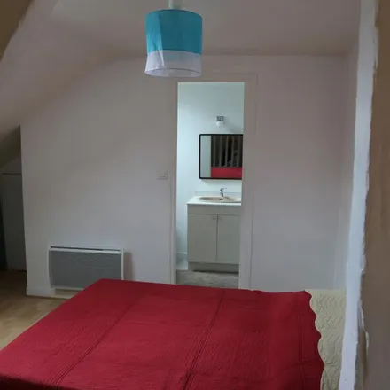 Rent this 1 bed apartment on 6 Rue de l'Hermine in 35000 Rennes, France