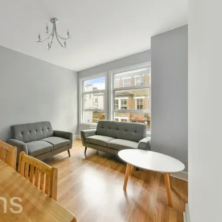 Image 2 - Heyford Avenue, London, SW8 1ED, United Kingdom - Apartment for rent