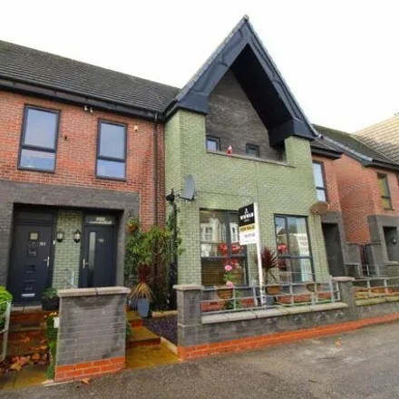 Buy this 3 bed townhouse on Bramshaw Street in Hull, HU3 5QG