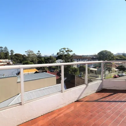 Rent this 3 bed apartment on Gilderthorpe Avenue in Randwick NSW 2031, Australia
