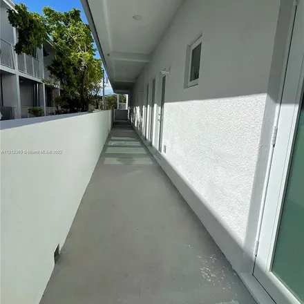 Image 2 - 545 Southwest 5th Street, Miami, FL 33130, USA - Apartment for rent