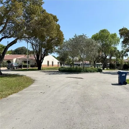 Image 3 - 7002 Holly Road, Miami Lakes, FL 33014, USA - House for rent
