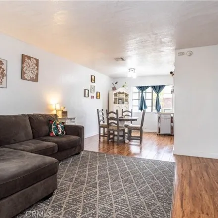 Image 7 - 13698 Bombay Street, Los Angeles, CA 91340, USA - House for sale