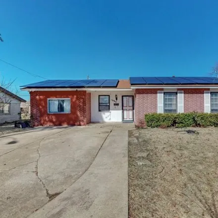 Buy this 4 bed house on 1024 Glenn Circle in Mesquite, TX 75149