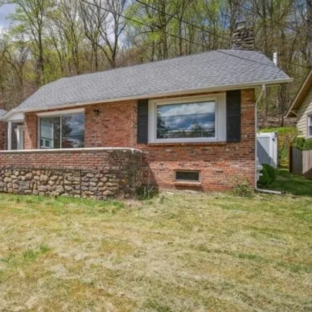 Buy this 4 bed house on 197 Franklin Road in Franklin, Denville