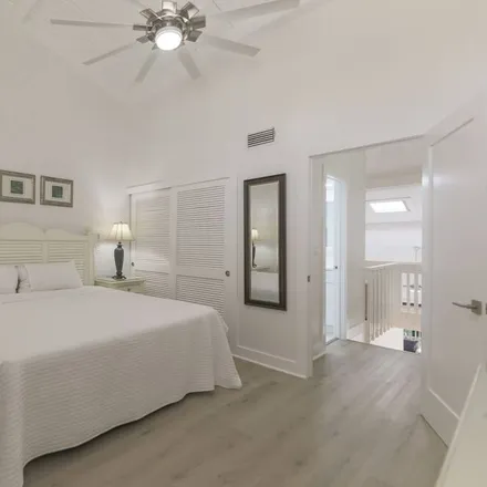 Rent this 2 bed condo on Captiva in FL, 33924