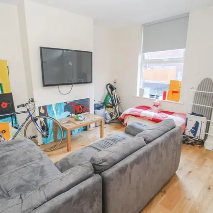 Rent this 5 bed house on Royal Park Road in Leeds, LS6 1JT