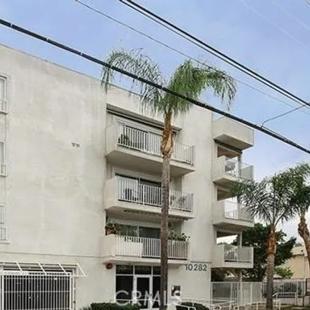 Rent this 3 bed condo on 10282 Tujunga Canyon Boulevard in Los Angeles, CA 91042