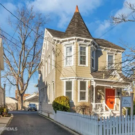 Image 2 - 142 Monmouth Street, Red Bank, NJ 07701, USA - House for sale