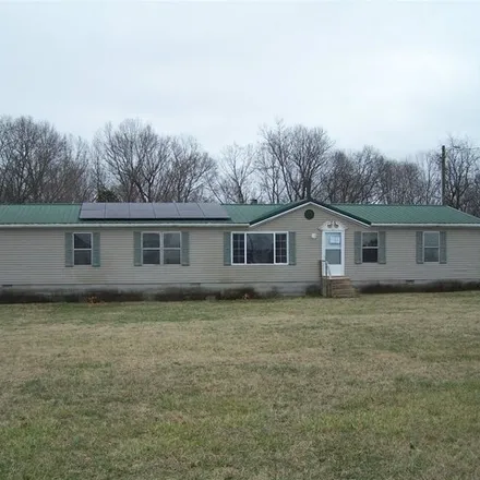 Buy this studio apartment on 346 Patton Road in Barren County, KY 42141
