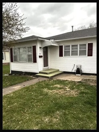 Buy this 2 bed house on 436 Madison Avenue in Moberly, MO 65270