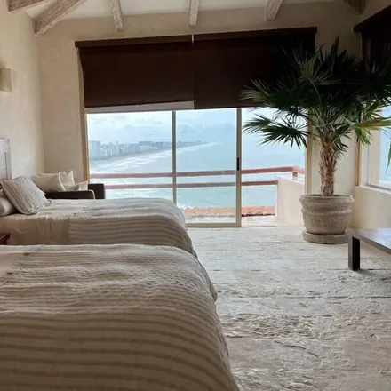 Rent this 4 bed apartment on Acapulco in Acapulco de Juárez, Mexico