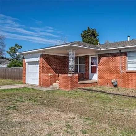 Image 3 - 787 North 8th Street, Noble, OK 73068, USA - House for sale